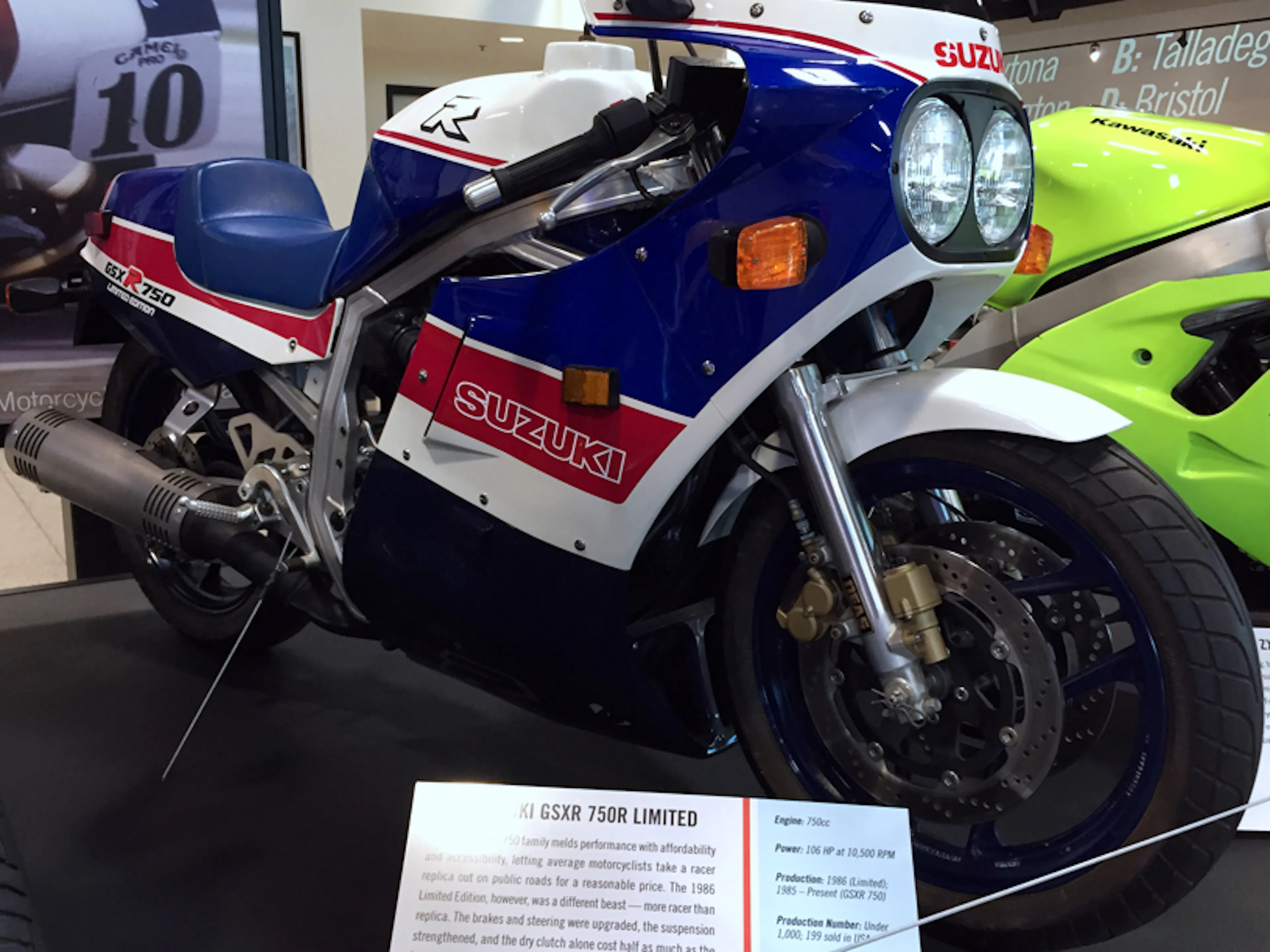 バイク SUZUKI Suzuki GSX 750 ES 1987 - Motorcycle specifications, reviews, photos